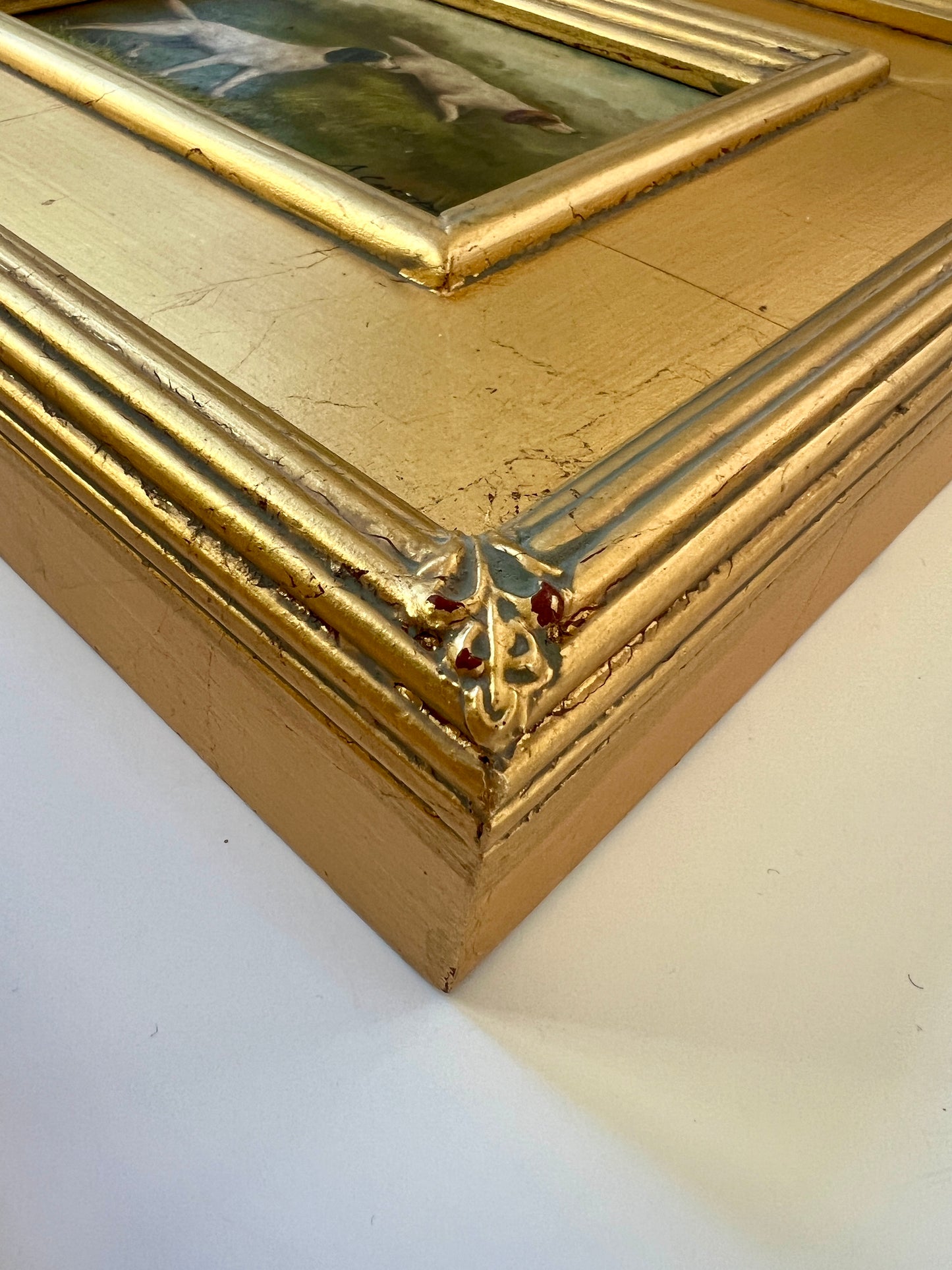 Early 20th Century Pointer Hunting Dogs Portrait Oil on Board Painting in Gold Frame