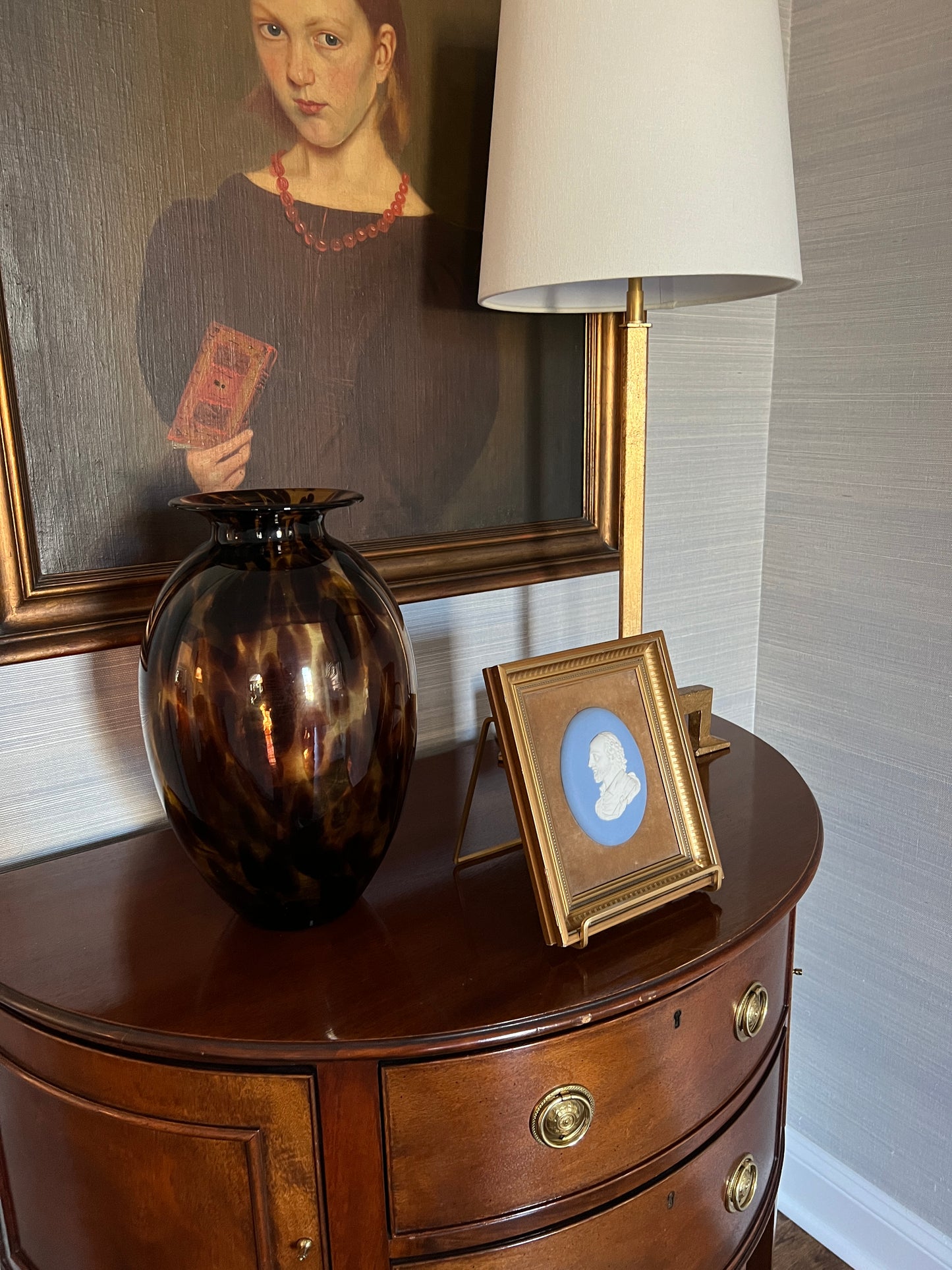 Wedgwood Portrait Medallion of William Shakespeare Mounted on Brown Velvet in Gold Frame