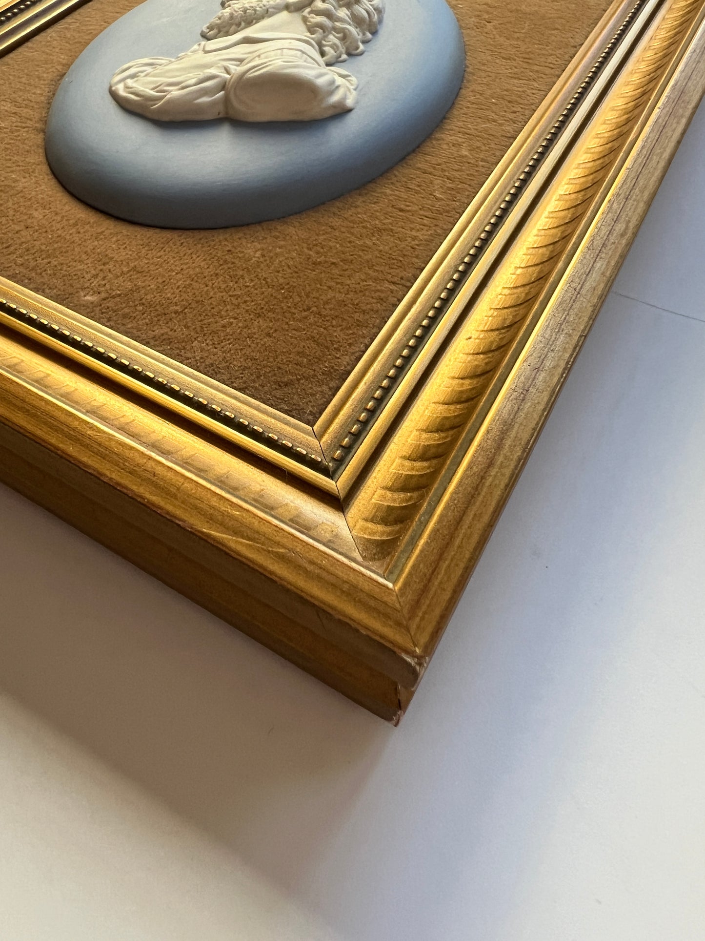 Wedgwood Portrait Medallion of William Shakespeare Mounted on Brown Velvet in Gold Frame
